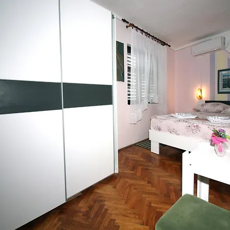 Holiday House Serov Tisno