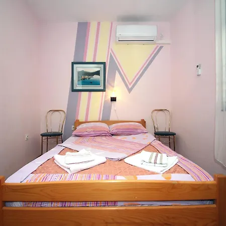 House Serov Feriehus Tisno