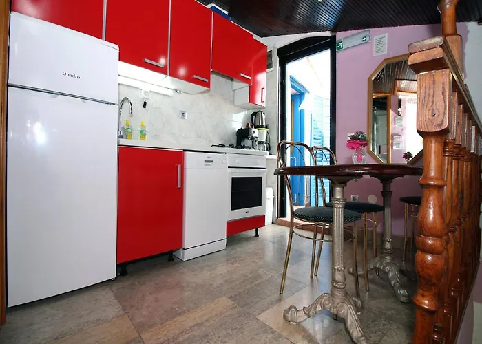 Holiday House Serov Vikendica